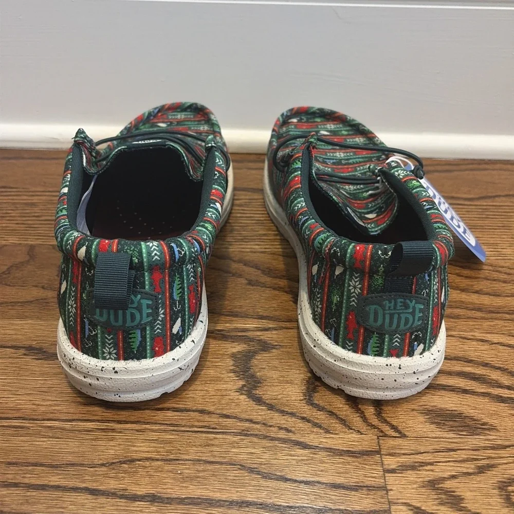 Hey Dude Wally Merry Fishmas Pine Green Christmas Sweater Shoes Men's Size 12